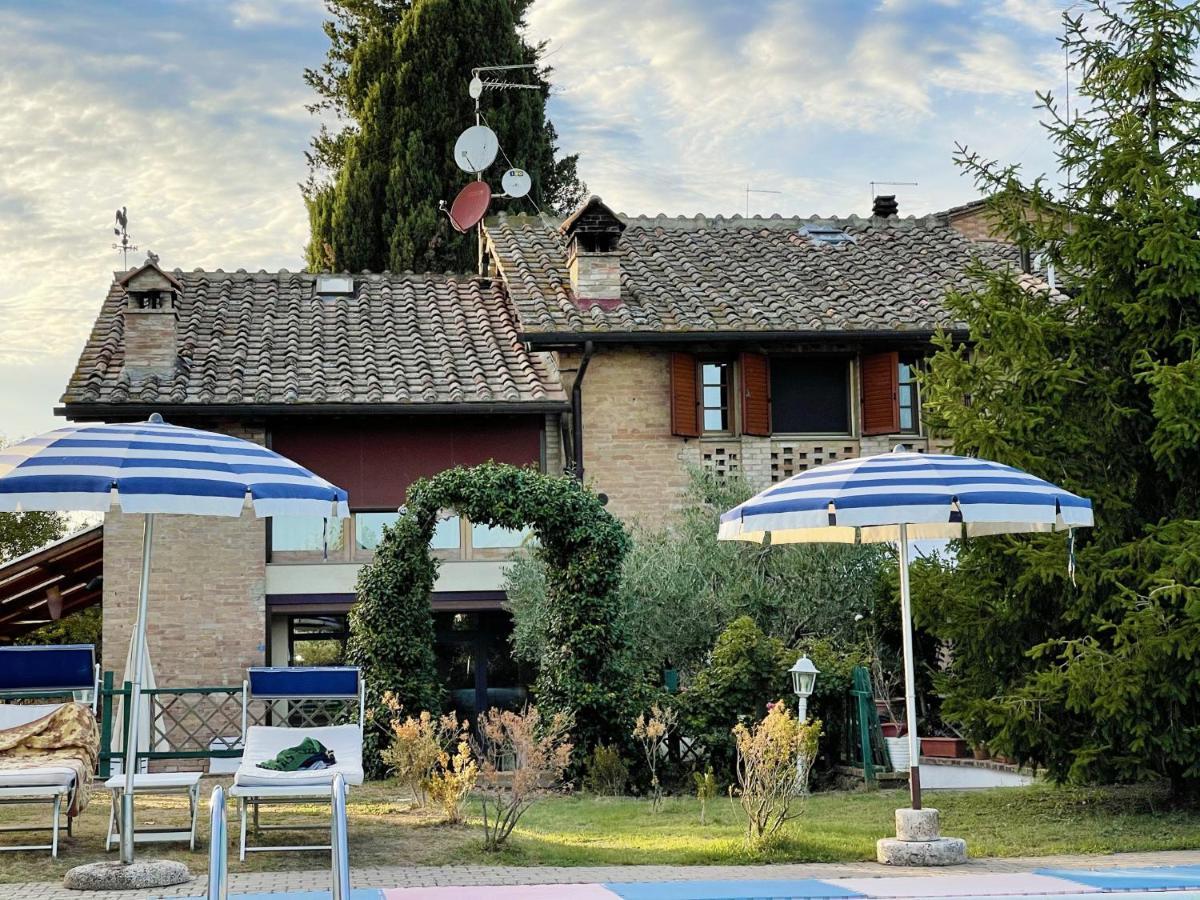 Appartamento Con Piscina E Giardino A Siena Eksteriør billede